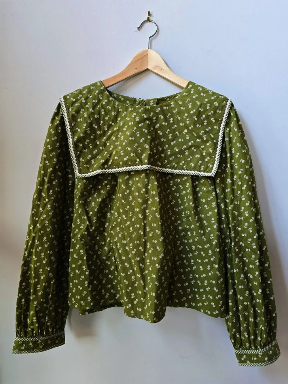 Doen Renoir Blouse Top in Chartreuse Green Cypress Calico Print in a Size XL - Picture 1 of 8
